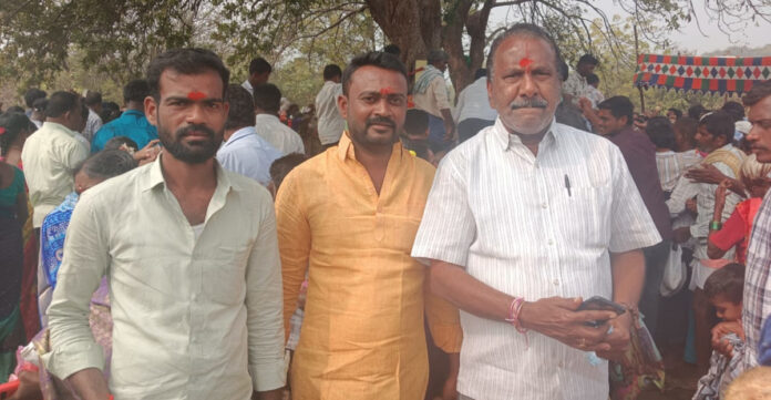 పూరేడుగుట్టను సందర్శించిన ఉప సర్పంచ్