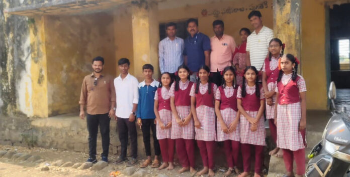 రాజ్యాంగం కల్పించి ఓటుహక్కు వజ్రాయుధం లాంటిది