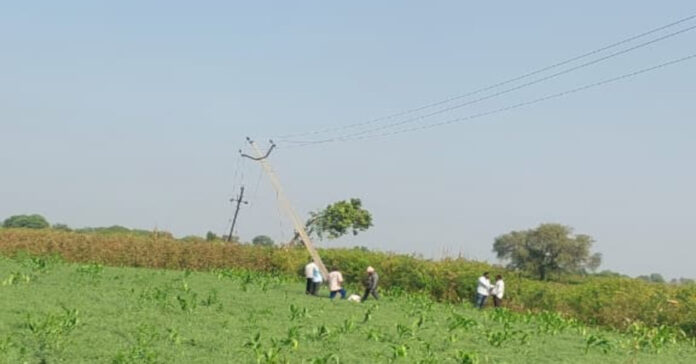 Transco crews repair bent power poles
