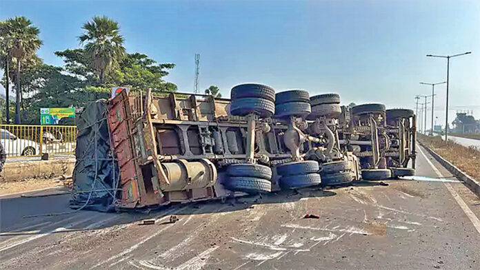 lorry overturned