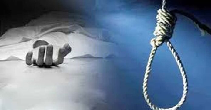 బెల్ట్షాప్ నిర్వాహకుడి ఆగడాలకు మహిళ బలి