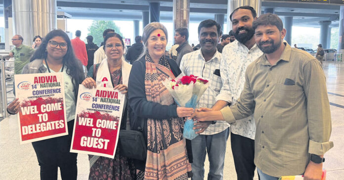 హైదరాబాద్కు బృందాకరత్