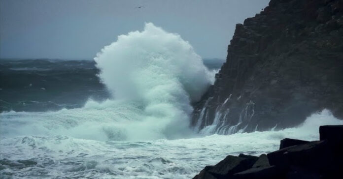 Cyclone Harry is hitting Italy..