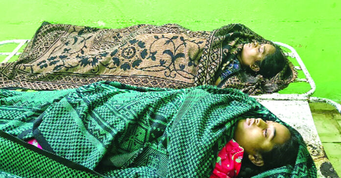 Mother commits suicide by poisoning children