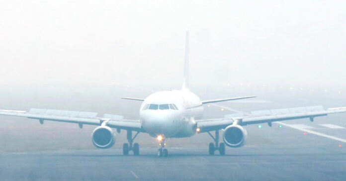 శ్రీనగర్లో భారీ మంచు.. విమాన రాకపోకలకు అంతరాయం