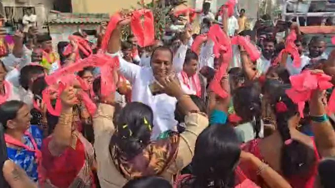 మున్సిపల్ ఎన్నికల ప్రచారంలో మల్లారెడ్డి తీన్మార్ స్టేప్పులు