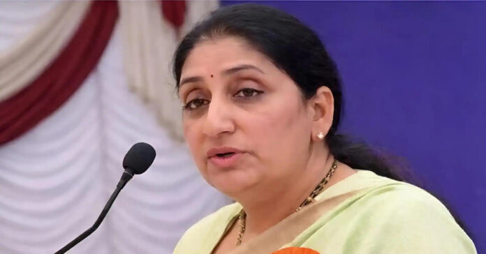 మహారాష్ట్ర డిప్యూటీ సీఎంగా సునేత్ర పవార్ ప్రమాణం