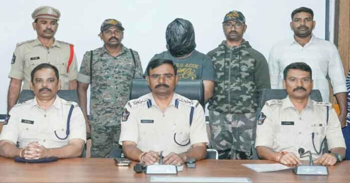 అంతర్జాతీయ ఎర్రచందనం స్మగ్లర్ ముజామిల్ అరెస్ట్