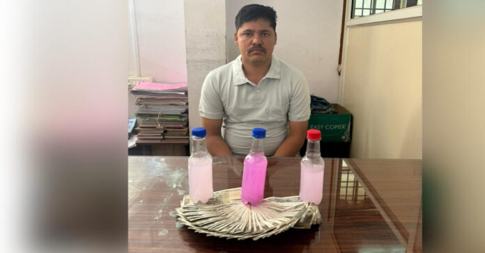 లంచం తీసుకుంటూ ఏసీబీకి పట్టుబడ్డ ఎస్సై