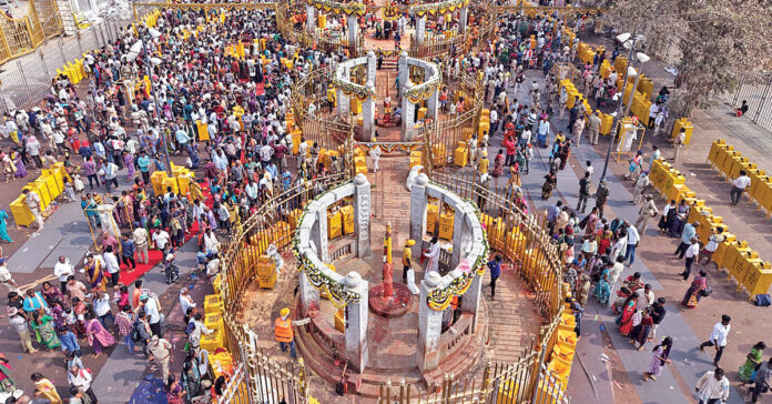 మేడారం.. జనసంద్రం