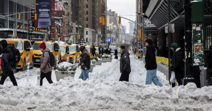అమెరికాలో మంచు తుపాను బీభత్సం