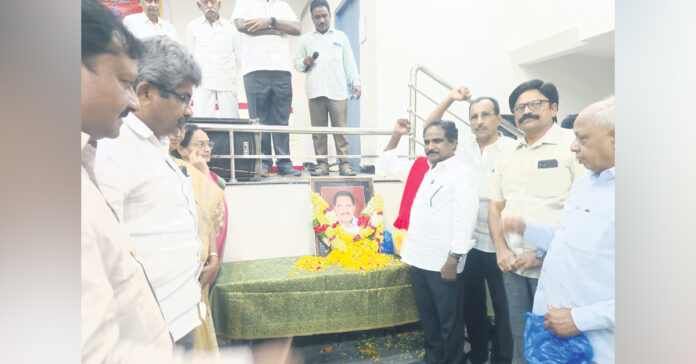 అసమానతలు లేని సమాజ నిర్మాణమే కమ్యూనిజం లక్ష్యం