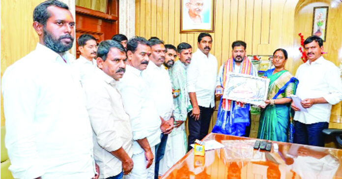 మేడారం మహాజాతరకు హాజరుకండి