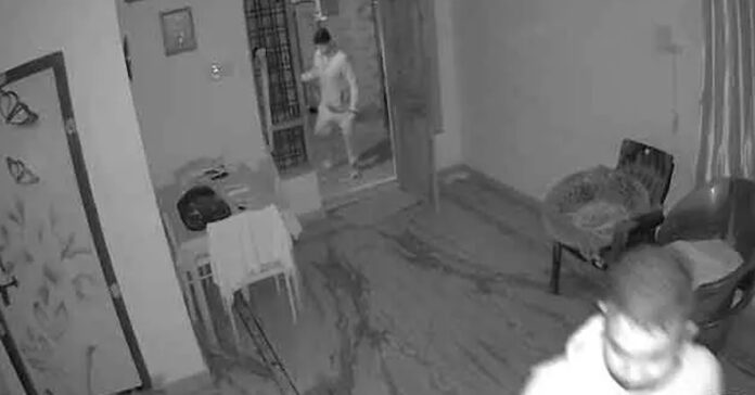 Thieves create a disturbance in Chengicherla.