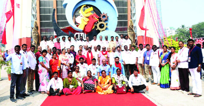 ఉపాధి హామీ చట్టాన్నిపునరుద్ధరించండి