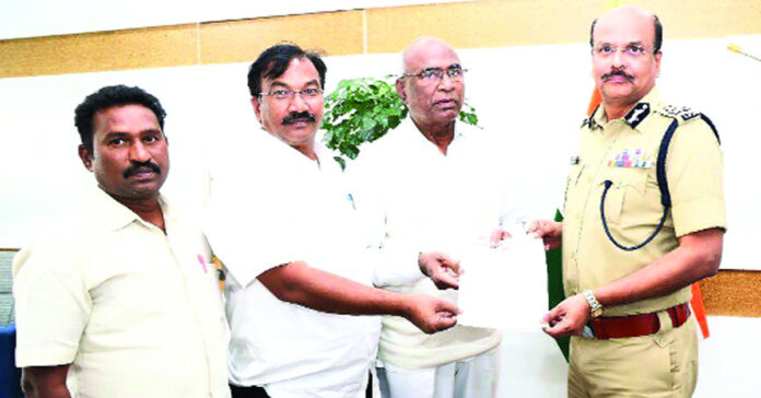 The false cases against the leaders of the left-wing parties must be dropped.