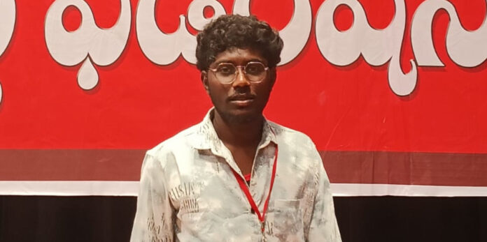 విధులకు హాజరు కాని వార్డెన్ ను సస్పెండ్ చేయాలి