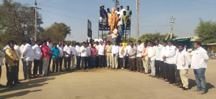 వివేకానంద ఆశయాలను స్ఫూర్తిగా తీసుకోవాలి