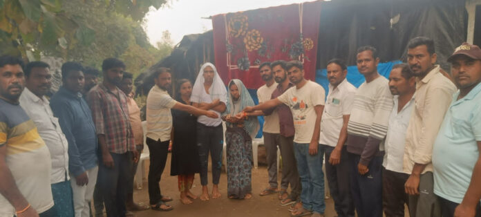 బాధిత కుటుంబానికి చేయుత..