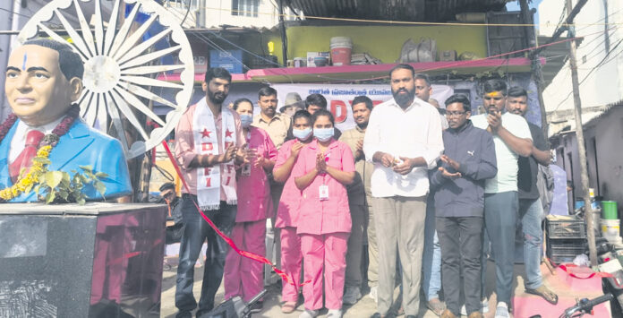 బస్తీ దవాఖానాలపై మంత్రి స్పందించాలి