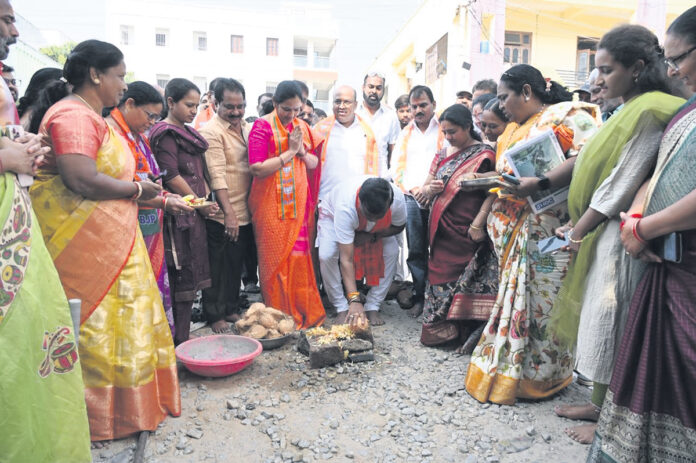 ప్రారంభోత్సవాల జోరు