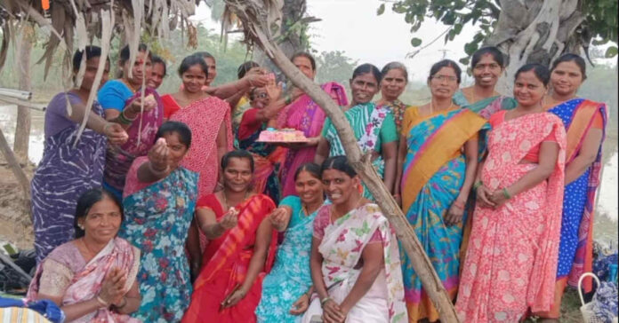 మహిళ కులీల కొత్త సంవత్సర వేడుకలు