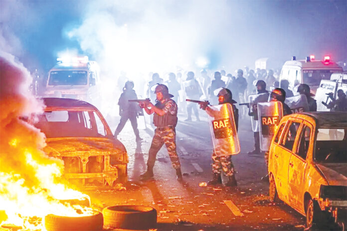 అసోంలో హింసాకాండ