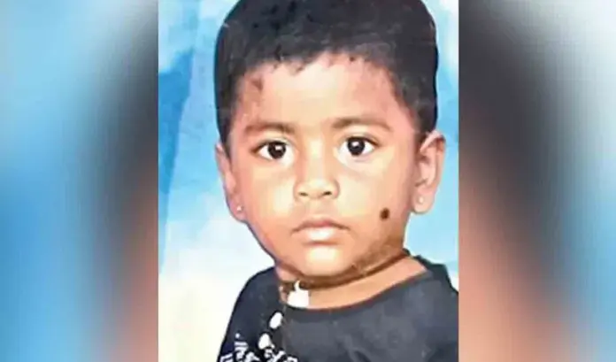 సాంబార్లో పడి చిన్నారి మృతి..