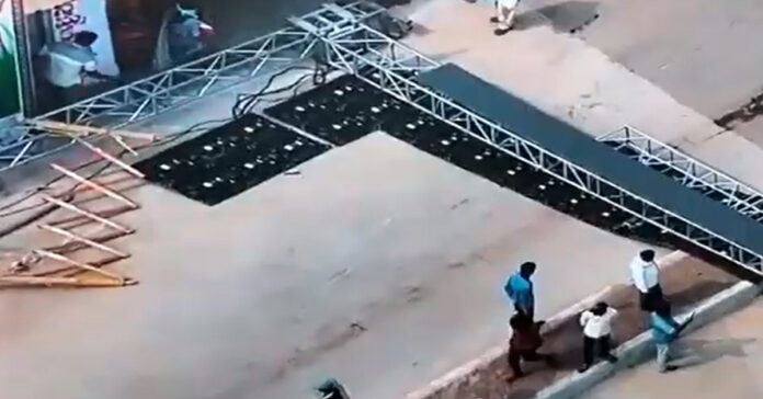 మేడారం రోడ్డు మార్గంలో తప్పిన పెనుప్రమాదం