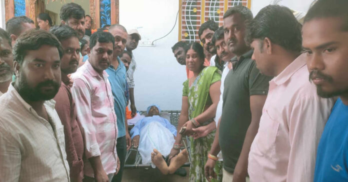 మిత్రుని కుటుంబానికి ఆర్థిక సాయం అందజేత..