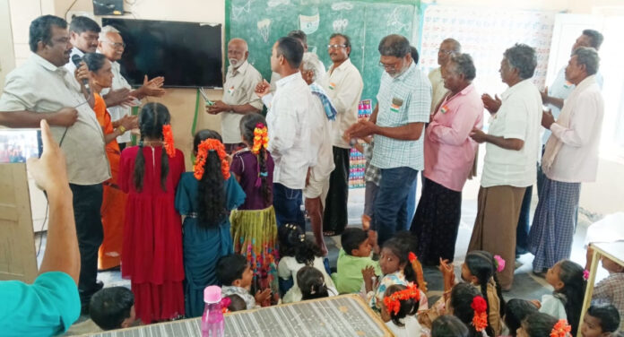 పెద్ద బీరవల్లి పాఠశాలకు స్మార్ట్ టీవీ బహుకరణ