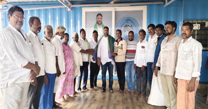 ఐక్యత ఫౌండేషన్ చైర్మన్కి ఘనంగా సన్మానం