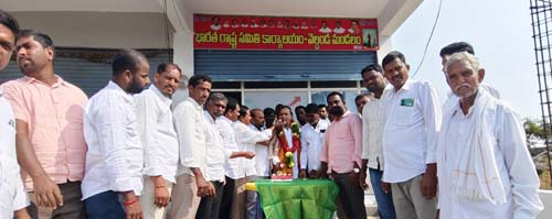 వెల్దండలో మిషన్ భగీరథ మాజీ వైస్ చైర్మన్ జన్మదిన వేడుకలు..