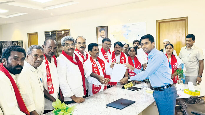 Communists support 'Bhudan' exiles