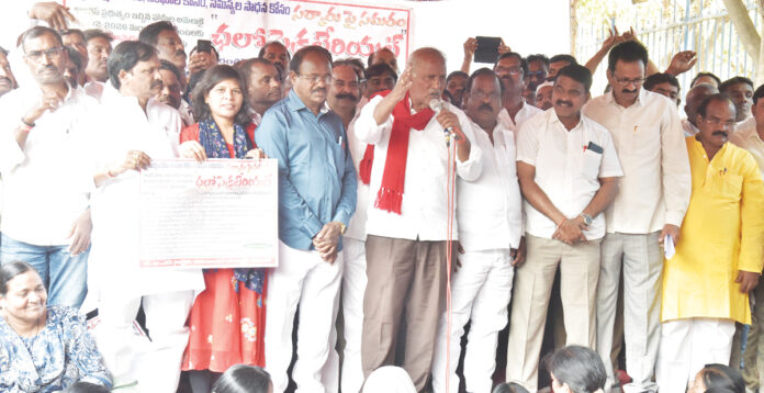 ఆర్టీసీ కార్మికుల సమస్యలు పరిష్కరించాలి