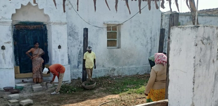 జీపీ సిబ్బందిని వ్యక్తి గత పనులకు వాడుకుంటున్న సర్పంచి