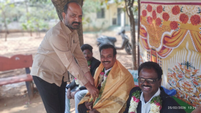 Lawyers hold relay hunger strike in court premises
