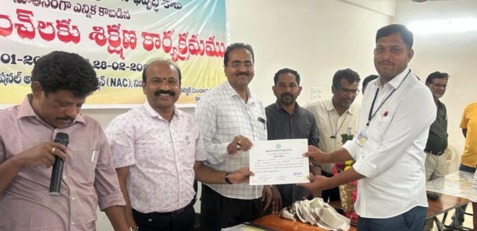 ముగిసిన సర్పంచుల శిక్షణా తరగతులు