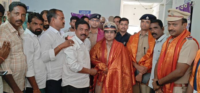 రోడ్డు నియమాలను ప్రతి ఒక్కరూ పాటించాలి: ఎస్పీ