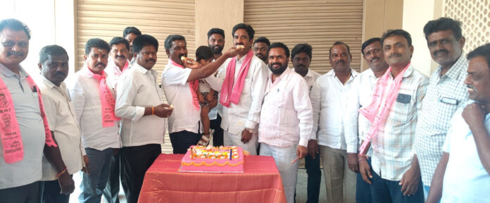 ఆత్మకూరులో ఘనంగా కేసీఆర్ జన్మదిన వేడుకలు