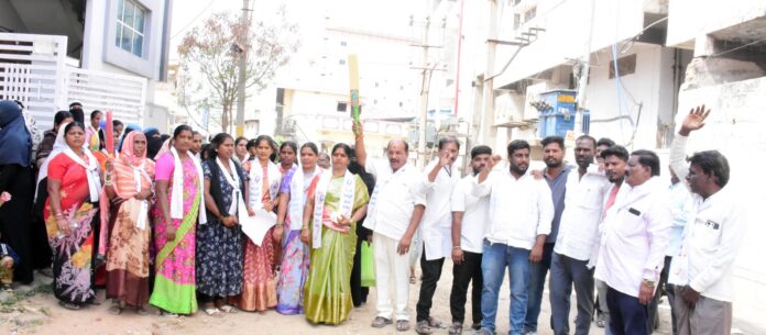 Garela Gauri Devi's door-to-door campaign in Ward 22