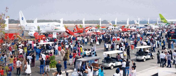 చివరి రోజూ పోటెత్తిన సందర్శకులు