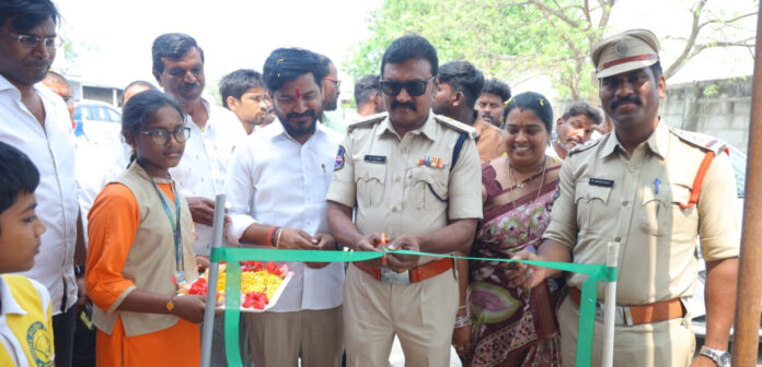 షైన్ హైస్కూల్ లో ఘనంగా సైన్స్ వేడుకలు