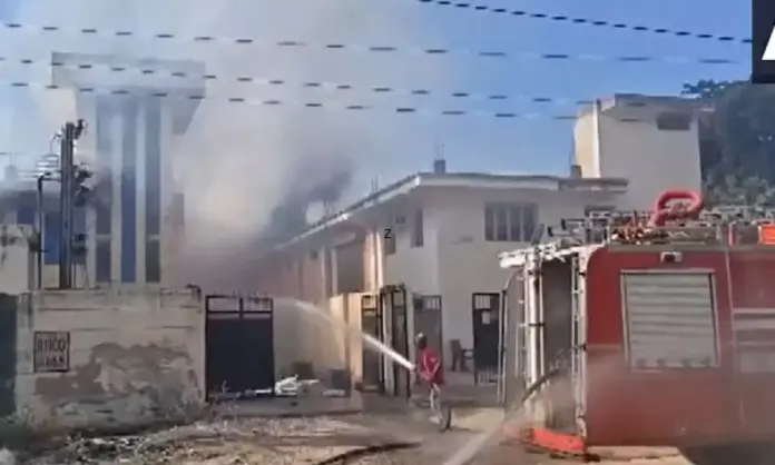 భారీ అగ్నిప్రమాదం.. ఏడుగురు సజీవ దహనం