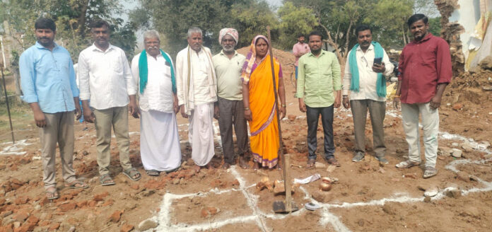 మహమ్మదాబాద్ లో ఇందిరమ్మ ఇండ్ల నిర్మాణాలు ప్రారంభం