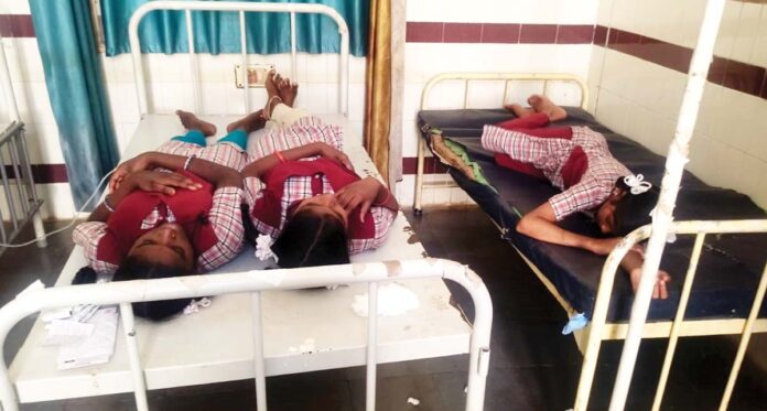 కేజీబీవీలో ఫుడ్ పాయిజన్