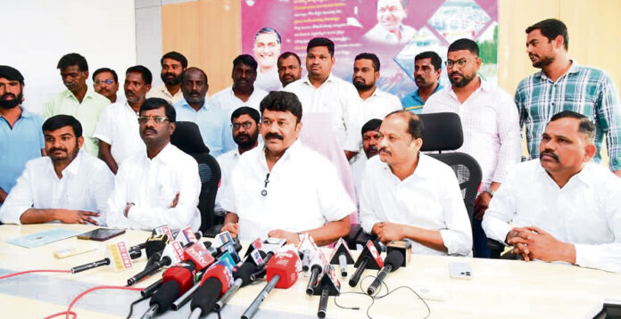 కాంగ్రెస్ గెలుపు గుడ్డిలో మెల్ల