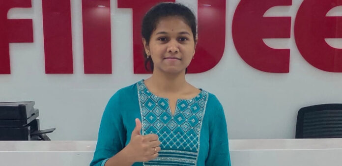 జేఈఈ మెయిన్స్ లో సత్తా చాటిన పేట విద్యార్ధిని