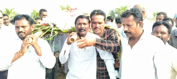 A tearful farewell to the leader of the people!