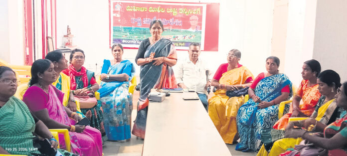 మహిళల హక్కులను కాపాడటంలో కేంద్రం విఫలం